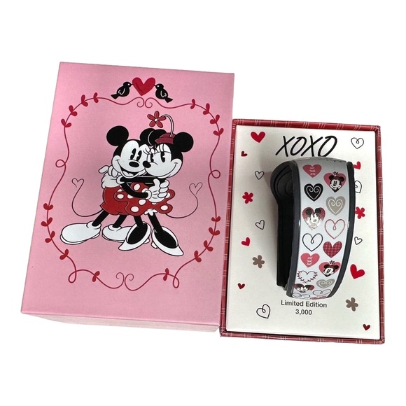 2020 Disney Parks Happy Valentine's Day Magic Band LE 3000 - Picture 1 of 2